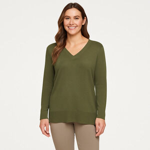 NWT Matty M Women’s Lightweight Knit V-Neck Sweater – Deep Olive – Size S